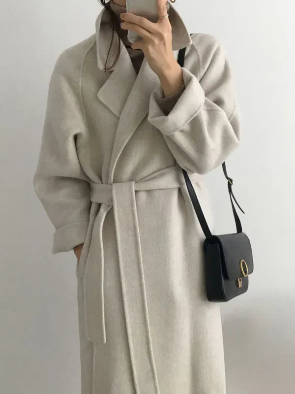 Langer Oversize-Mantel für Damen mit Gürtel