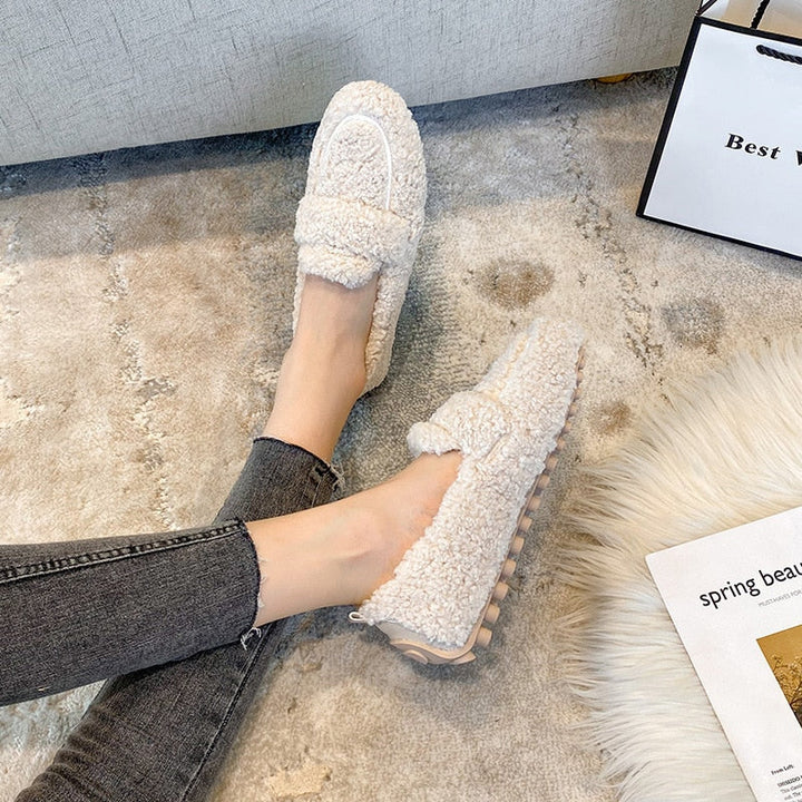 Teddy | Women's Cozy Slippers-Metro Lane Plaza