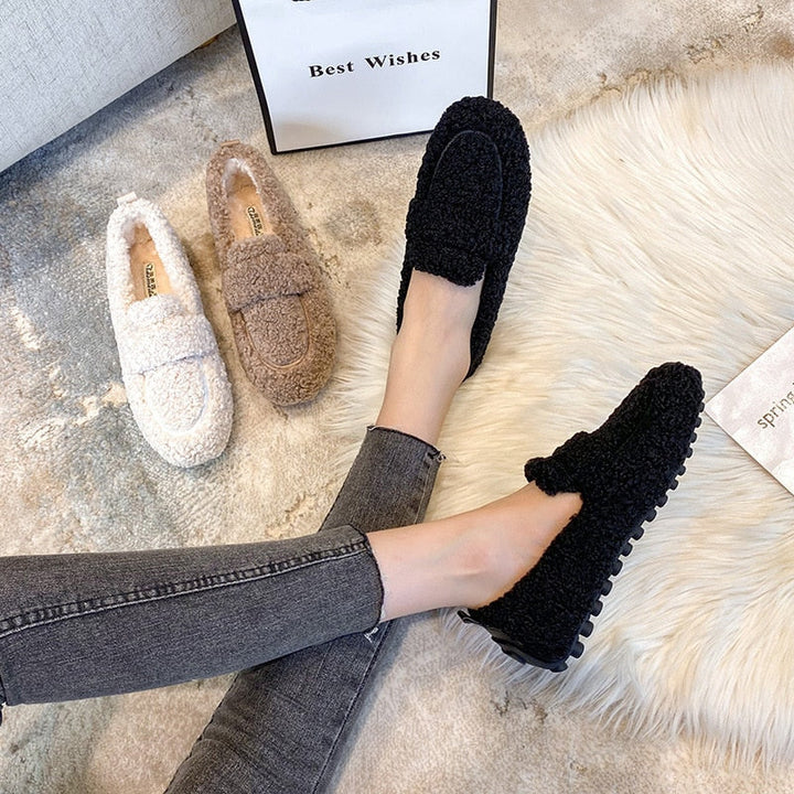 Teddy | Women's Cozy Slippers-Metro Lane Plaza