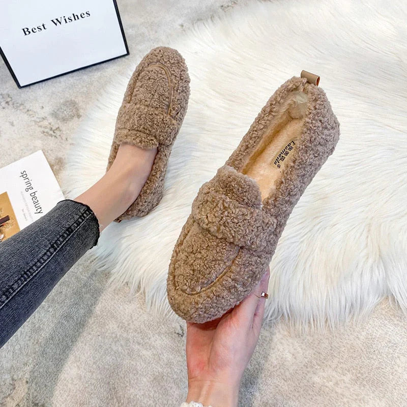 Teddy | Women's Cozy Slippers-Metro Lane Plaza
