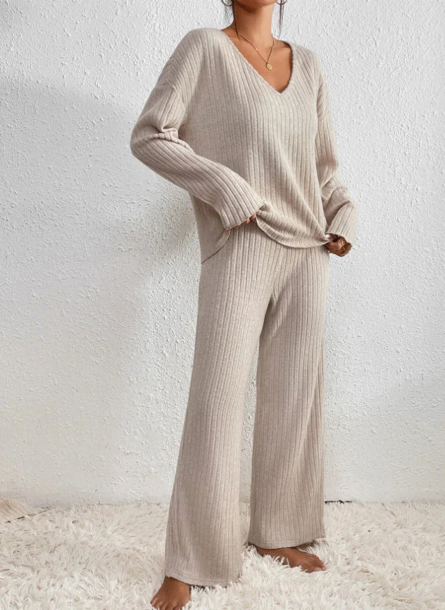 Tricia | Women's V-neck Knitted Set with Loose Fit-Metro Lane Plaza
