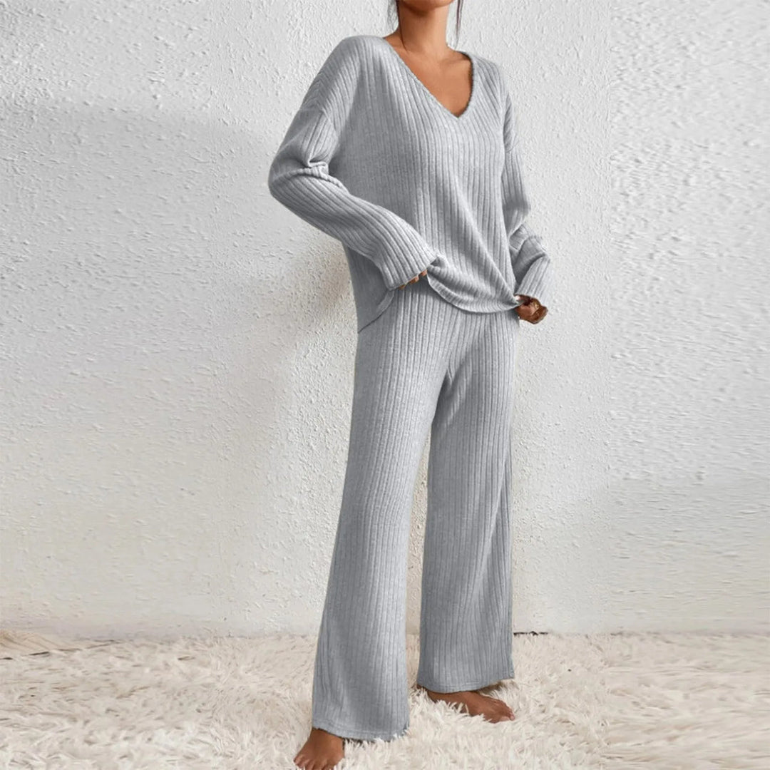 Tricia | Women's V-neck Knitted Set with Loose Fit-Metro Lane Plaza