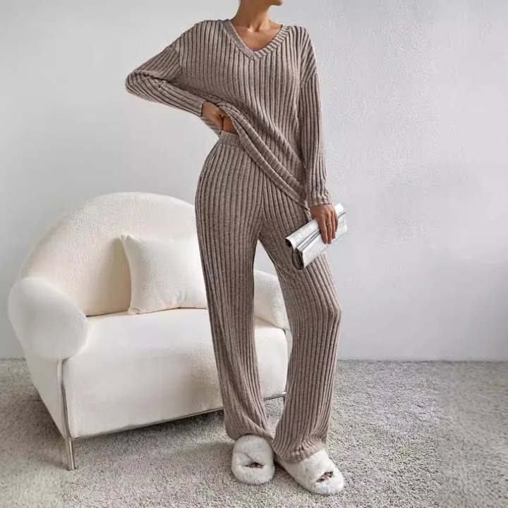 Tricia | Women's V-neck Knitted Set with Loose Fit-Metro Lane Plaza
