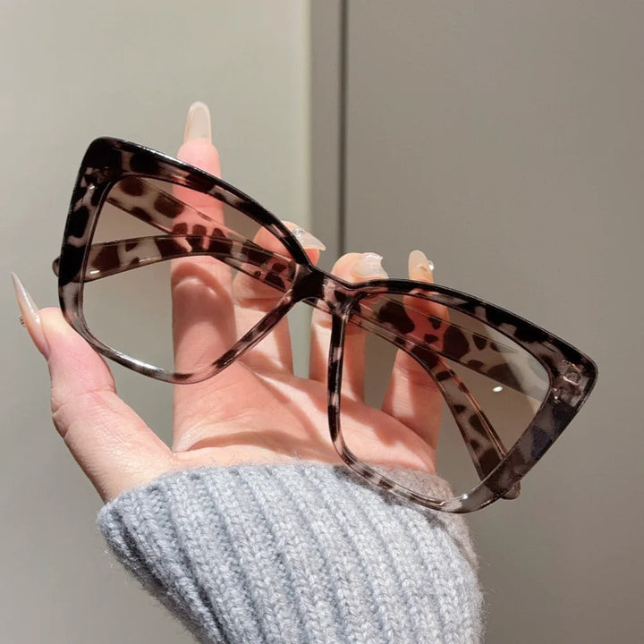 Sophia | Women's Cat-Eye Sunglasses – Retro UV400 Protection for Summer-Metro Lane Plaza