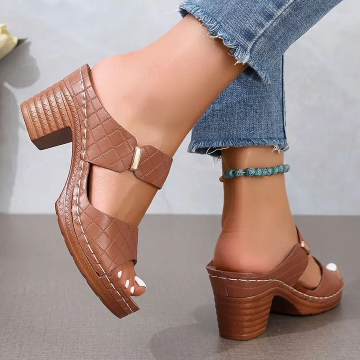 Elmira | Comfortable & Fashionable Women's Orthopedic Sandals-Metro Lane Plaza